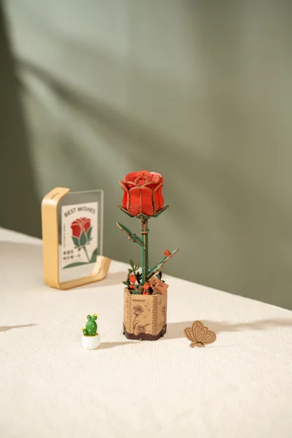 Robotime Red Rose - Rode Roos TW042 sfeer