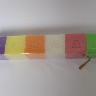 zeepletters zomaar-bonte kleuren